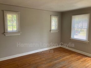 10077 Dorothy Ave in St. Louis, MO - Building Photo - Building Photo