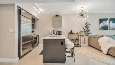 55 SE 6th St, Unit # 2500 in Miami, FL - Foto de edificio - Building Photo