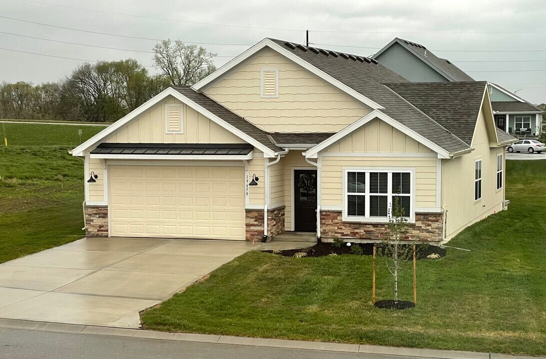 19628 W 199th Terrace in Spring Hill, KS - Building Photo