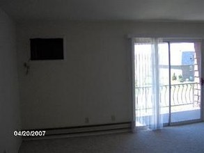 2045-2055 Meadow Ln in Schererville, IN - Foto de edificio - Interior Photo