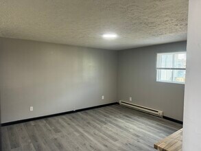 706 Church St, Unit 2 in Fairmont, WV - Foto de edificio - Building Photo