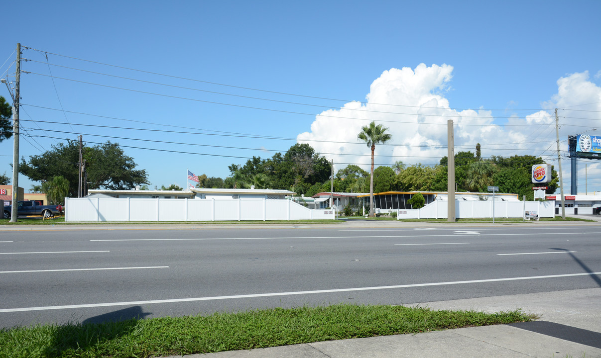 Countryside Estates Mobile Home Park in Clearwater, FL - Foto de edificio