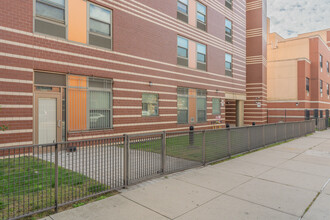 Hunterfly Trace in Brooklyn, NY - Building Photo - Building Photo