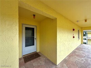 1001 Foxfire Ln in Naples, FL - Building Photo - Building Photo