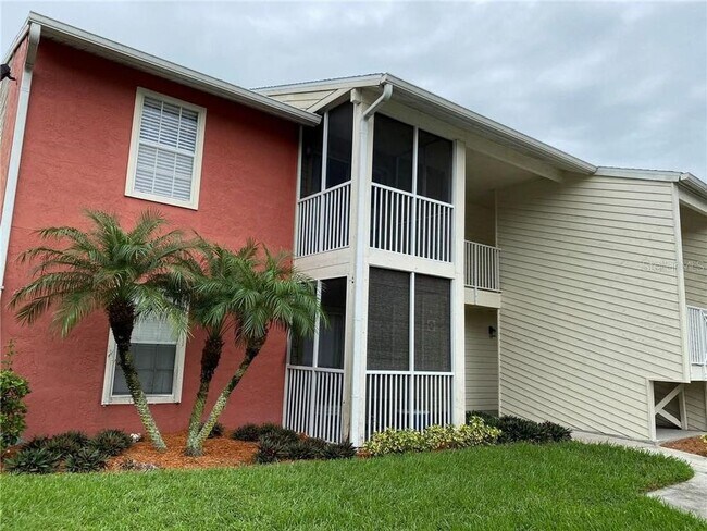 803 Lake Haven Square-Unit -208 in Brandon, FL - Foto de edificio - Building Photo
