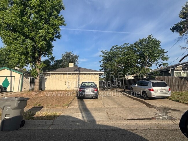 property at 1006 Circuit Dr