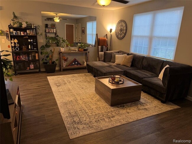 15870 Charleston Dr in Clinton Township, MI - Building Photo - Building Photo