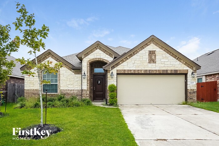 4303 Bearberry Ave in Baytown, TX - Building Photo