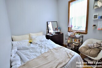 179 Putnam St, Unit 3 in Boston, MA - Building Photo - Building Photo