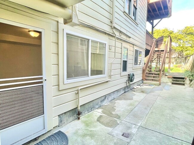 property at 2624 Sutter St