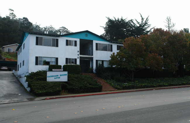 Carriage House Apartments in Pacifica, CA - Building Photo - Building Photo