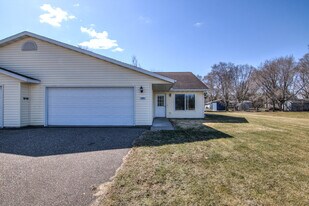 13203 39th Ave N in Lake Hallie, WI - Building Photo
