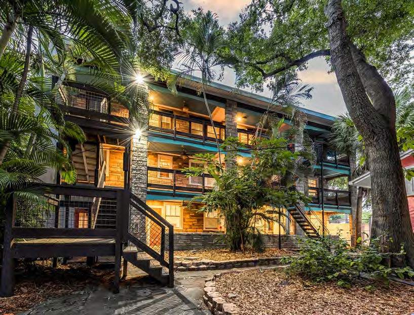 The Vinoy Courtyard Apartments in St. Petersburg, FL