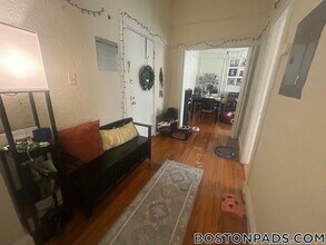 1687 Commonwealth Ave in Boston, MA - Building Photo - Building Photo