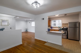 243 Custer Ave in Evanston, IL - Building Photo - Building Photo