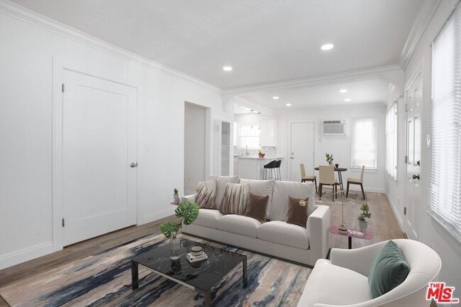 5402 Monroe St in Los Angeles, CA - Building Photo - Building Photo