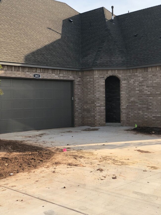 property at 3423 Enclave Pl