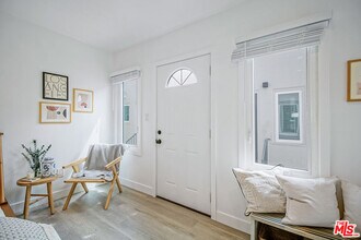 1217 9th St in Santa Monica, CA - Building Photo - Building Photo