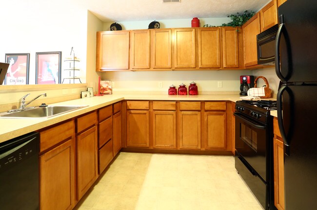 Pebblebrook in Kent, OH - Building Photo - Interior Photo