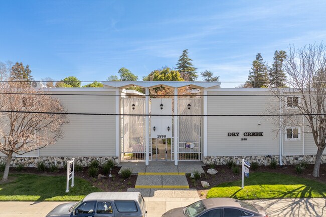 1898 Meridian Ave in San Jose, CA - Building Photo - Building Photo