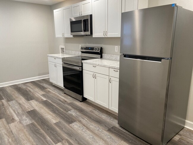 1608 Hollywood Dr, Unit E in Jackson, TN - Building Photo - Building Photo