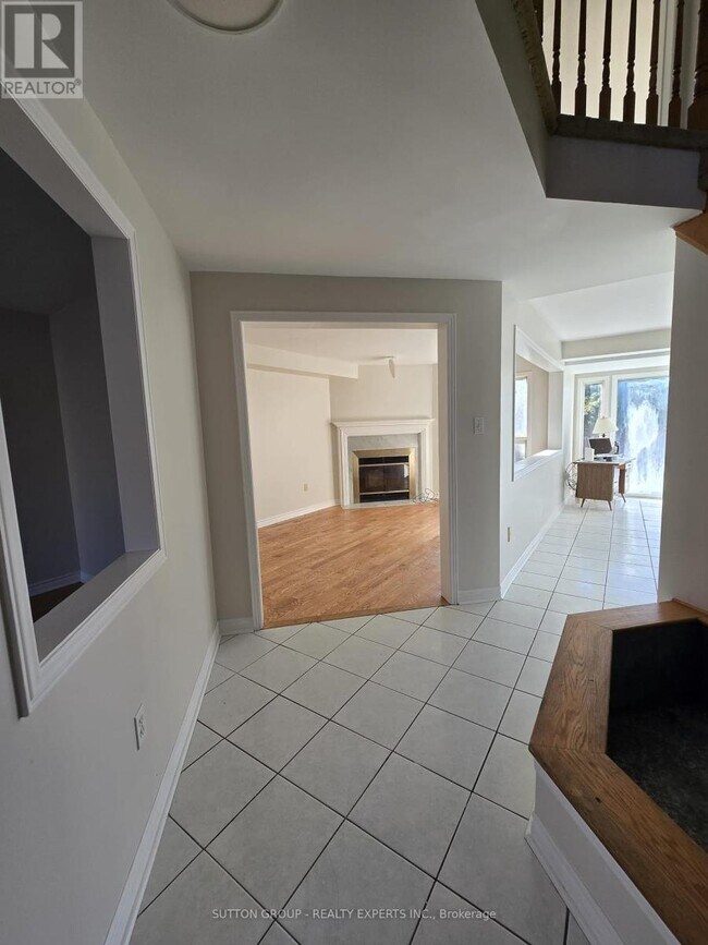 135 Moffatt Ave in Brampton, ON - Building Photo - Building Photo