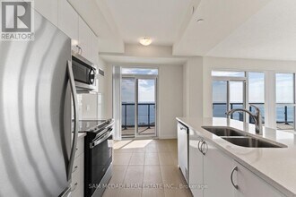 38 Annie Craig Dr in Toronto, ON - Building Photo - Building Photo