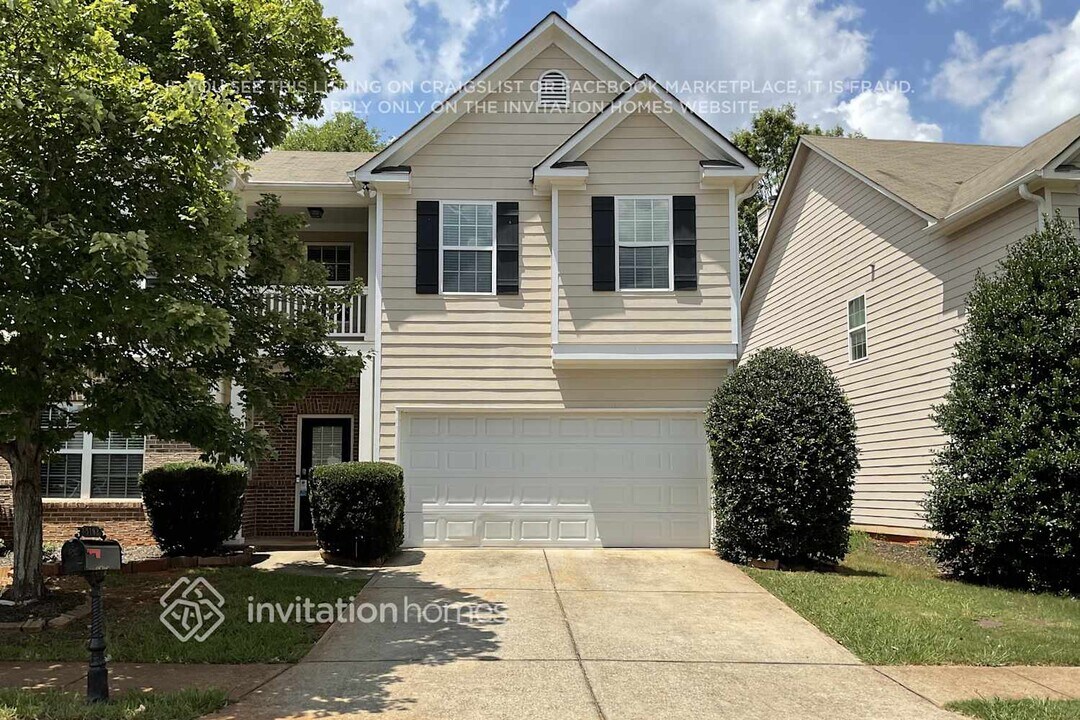 5182 Catrina Way in Buford, GA - Building Photo