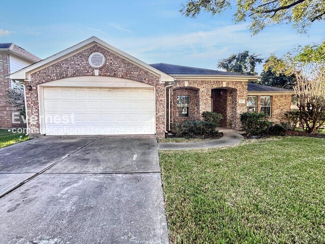 property at 2527 Pine Shadows Dr