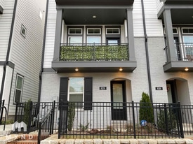 828 S Columbia Dr in Decatur, GA - Building Photo