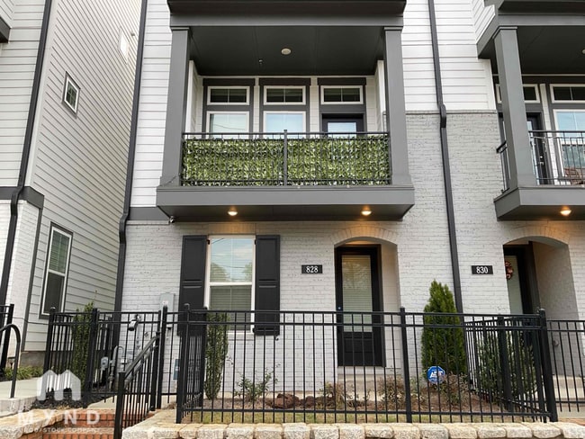 property at 828 S Columbia Dr