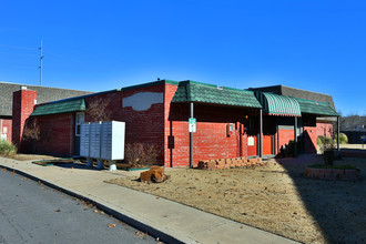 Huntington Creek Apartments in Norman, OK - Building Photo - Building Photo