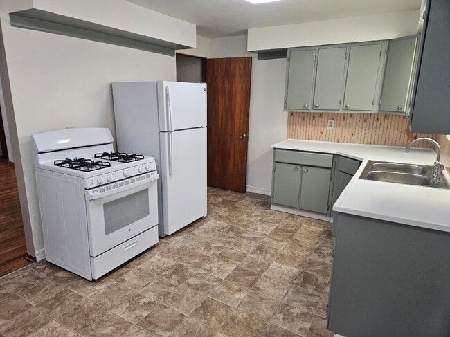 125 29th St NE, Unit 123 in Canton, OH - Building Photo - Building Photo