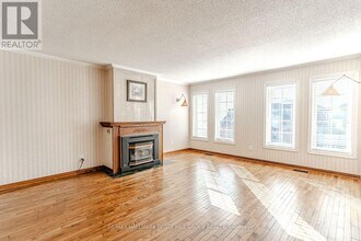 36 Kempenfelt Dr in Barrie, ON - Building Photo - Building Photo