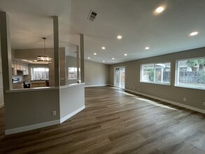1578 Corgiat Dr in Newman, CA - Building Photo - Building Photo
