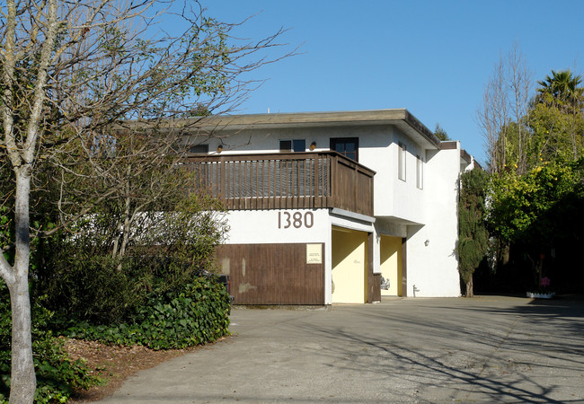 1380 Wright St in Santa Rosa, CA - Building Photo - Building Photo