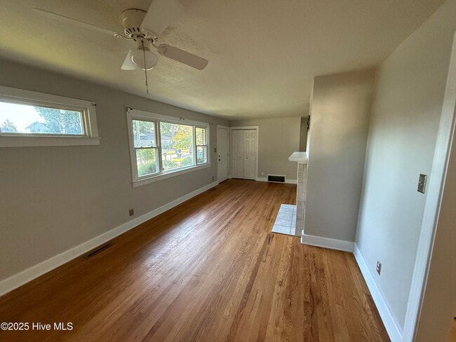 2500 E 3rd St in Greenville, NC - Building Photo - Building Photo