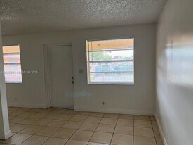 95 NE 41st St in Oakland Park, FL - Building Photo