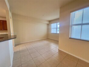 11501 NW 89th St in Doral, FL - Building Photo - Building Photo