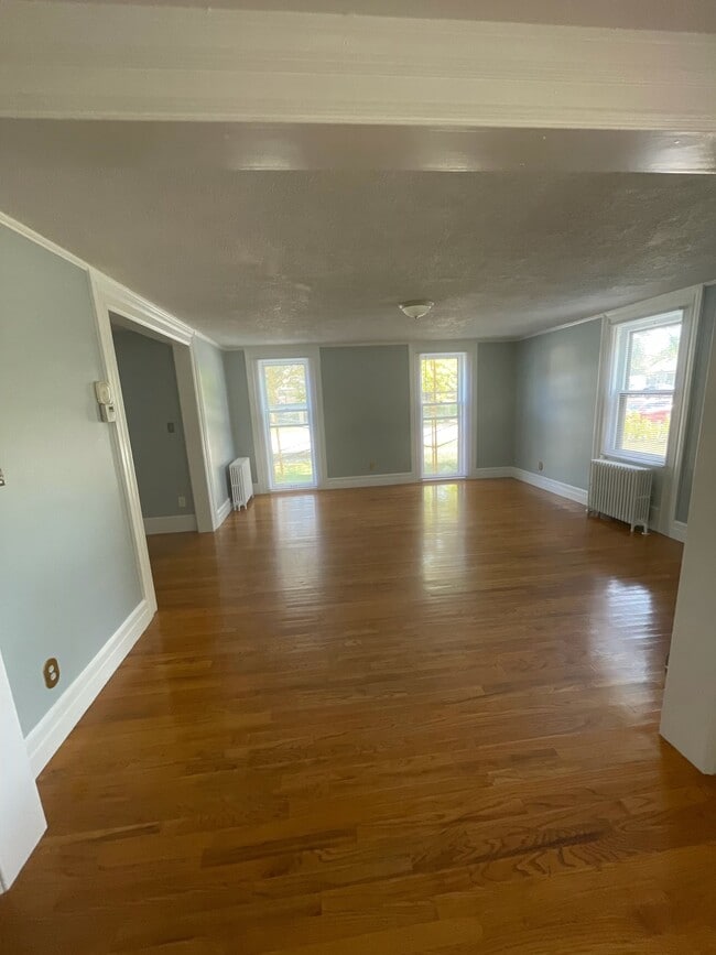 110 Woodward St, Unit Lower Level in Ypsilanti, MI - Building Photo - Building Photo