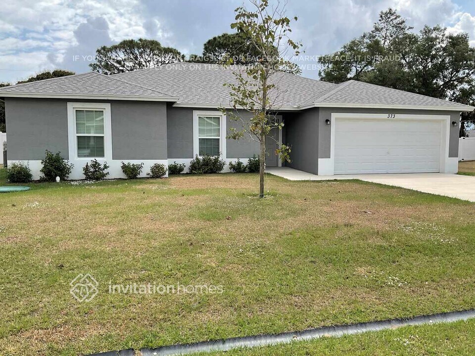 373 NW Avens St in Port St. Lucie, FL - Building Photo