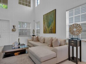 4400 Fox Ridge Dr in Weston, FL - Building Photo - Building Photo