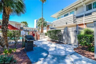 683 Oakmont Ave in Las Vegas, NV - Building Photo