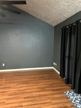 546 Glenvale Dr in Houston, TX - Building Photo - Building Photo