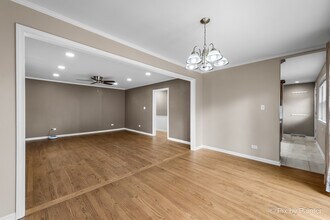 4525 Saratoga Ave in Downers Grove, IL - Foto de edificio - Building Photo