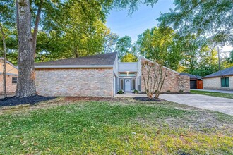 2910 Holly Green Dr in Humble, TX - Building Photo - Building Photo