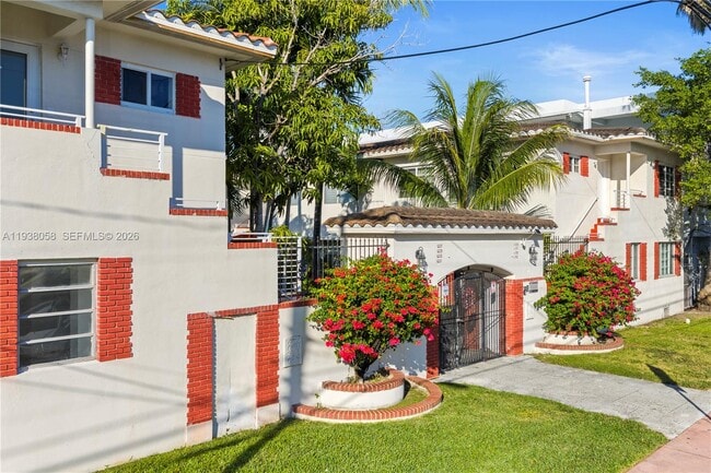 property at 1203 Marseille Dr