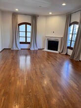 325 S Swall Dr in Los Angeles, CA - Building Photo - Building Photo