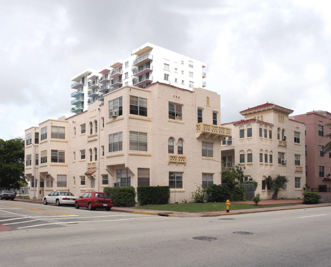 Villa Maria Apartments in Miami Beach, FL - Building Photo - Building Photo