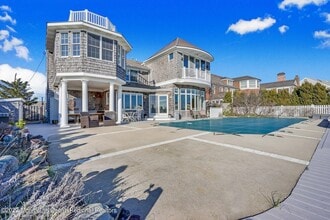 323 Cove Dr in Mantoloking, NJ - Building Photo - Building Photo